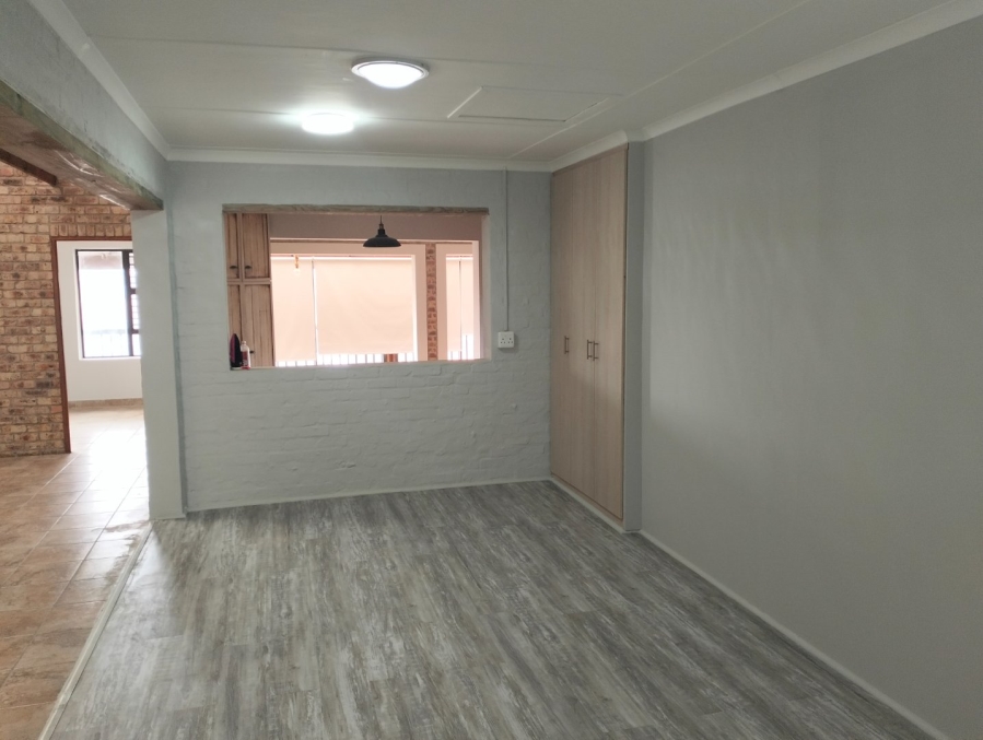 To Let 5 Bedroom Property for Rent in Island View Western Cape